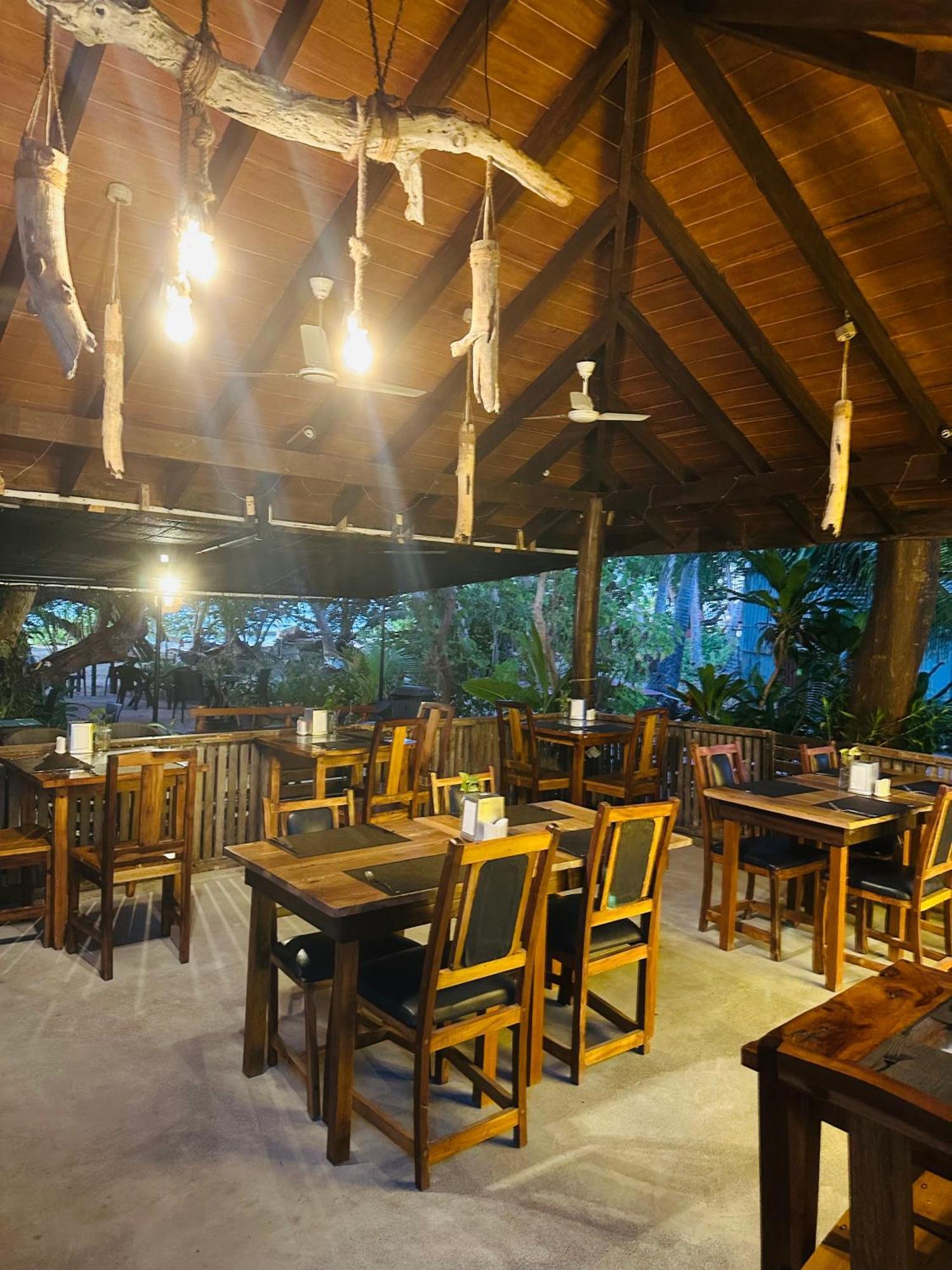 Thundi Sea View Hotel Đảo Đảo Fulidhoo Ngoại thất bức ảnh